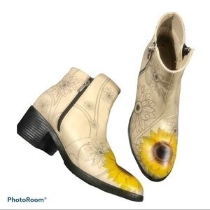 Goby flower handmade flower print boots